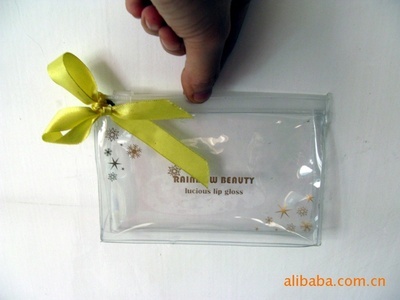 深圳市飛達塑膠制品 一站式日用品包裝袋、供應手袋及旅行袋解決方案